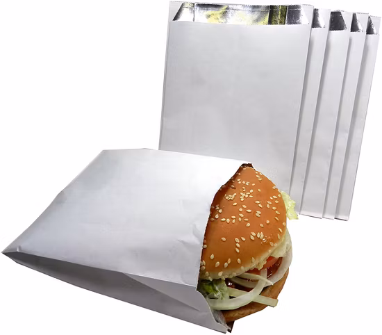 Burger ciré dans un sac à pizza doublé de papier d'aluminium gras